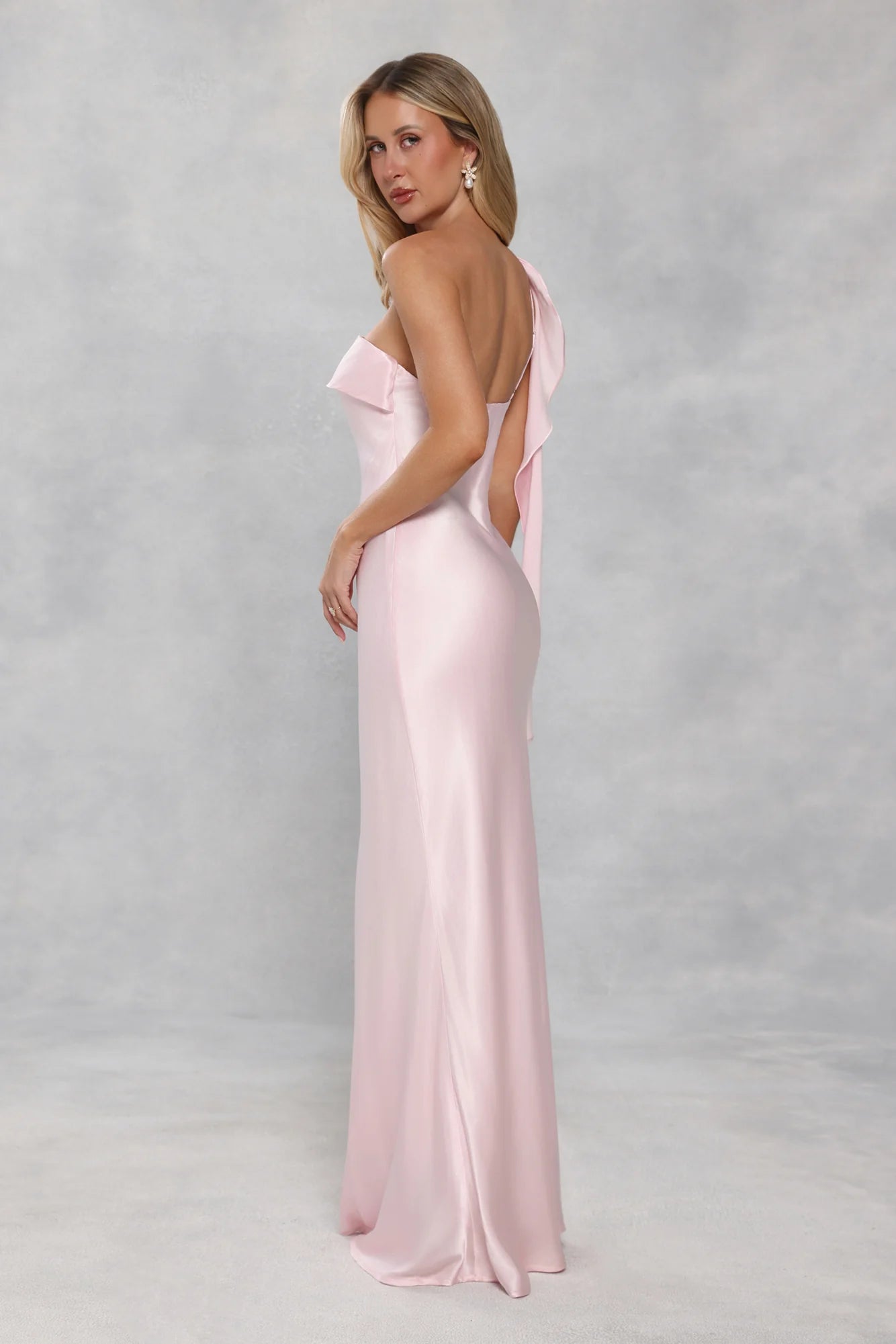 The Zafira One Shoulder Satin Maxi Dress Light Pink